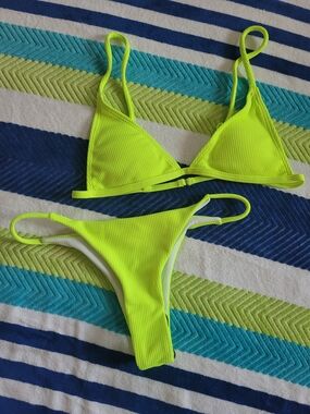 SHEIN Neon Lime Ribbed Triangle Bikini Set